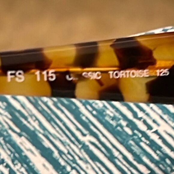 FENDI Vintage Classic Tortoise Shell Sunglasses - Picture 6 of 9